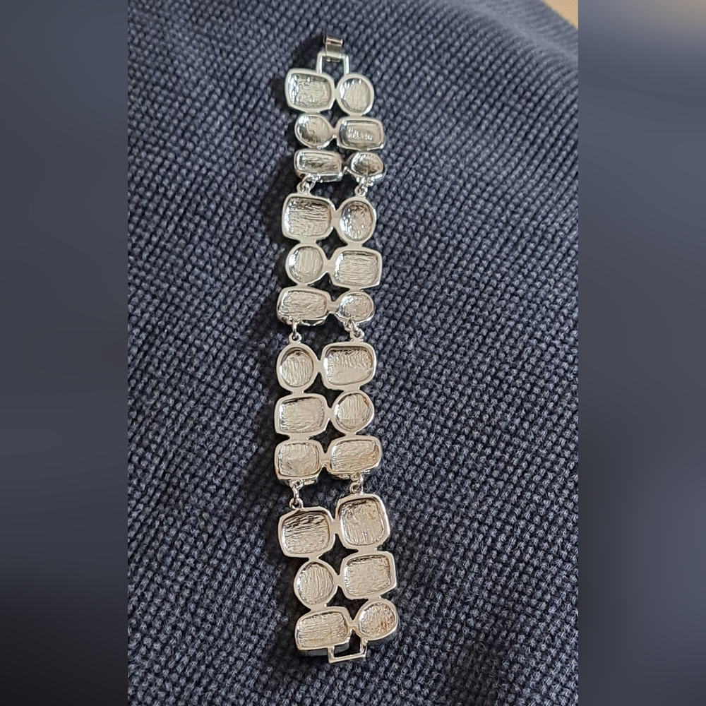 Lia Sophia "French Tip" Cream/Silver Enamel Geometric Double Link Bracelet NWOT - Picture 4 of 7